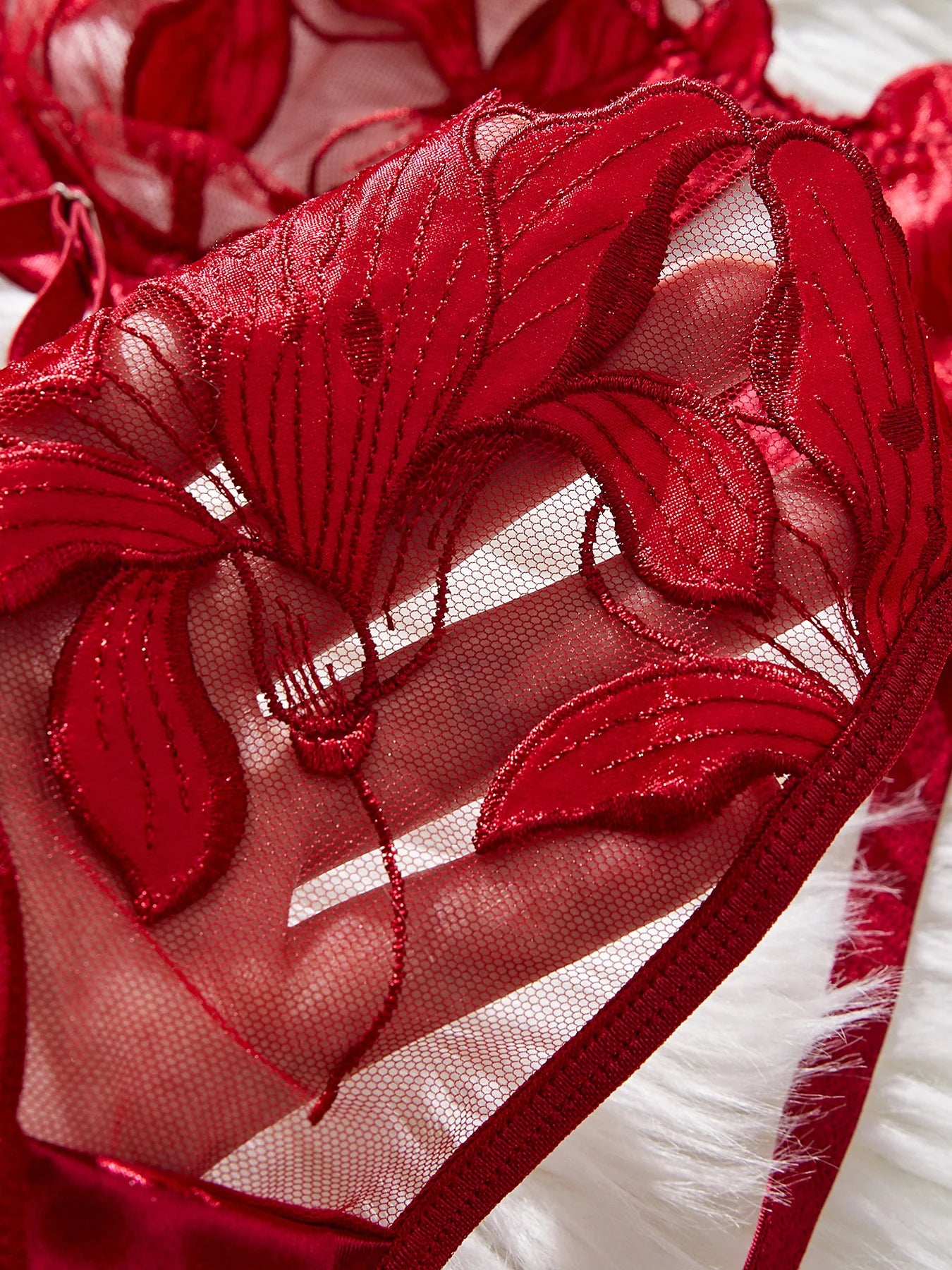 Hot Selling Lightweight Bow Decoration Red Lace and Mesh Floral Print Womens Lingerie