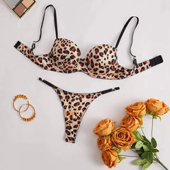 Womens Sexy and Fashionable Design Wild Leopard Print Body Fitting Lingerie Set